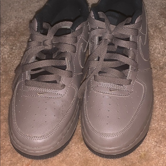 Shoes - Picture 2 of 3